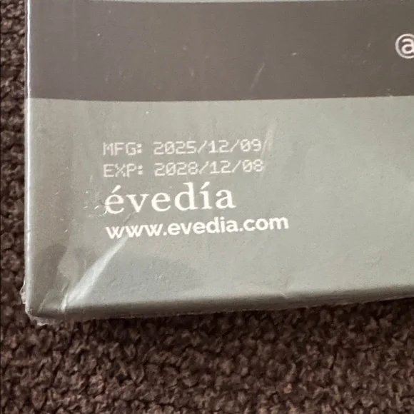 ÉVEDIA Collagen Renewal Masks - Set of 3 (New in Box) - Picture 5 of 5